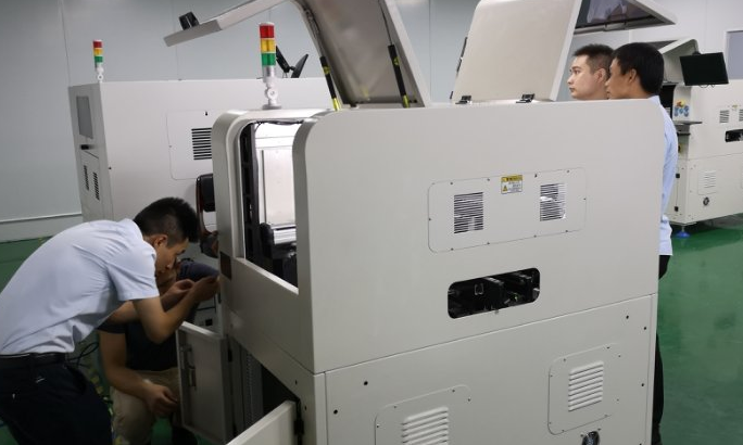 影響自動貼背膠機(jī)的貼標(biāo)效果因素有哪些